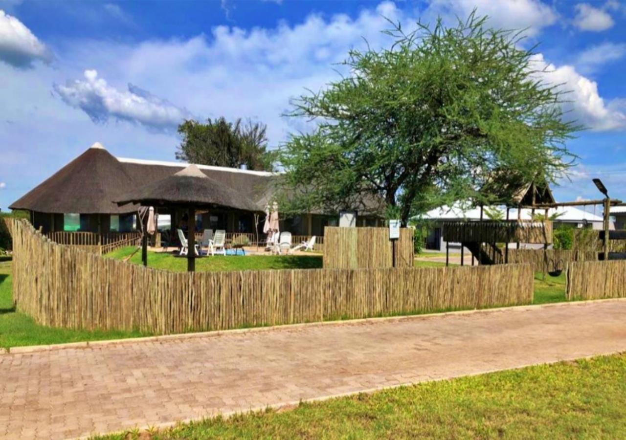 Tlou Safari Lodge Касане Екстериор снимка