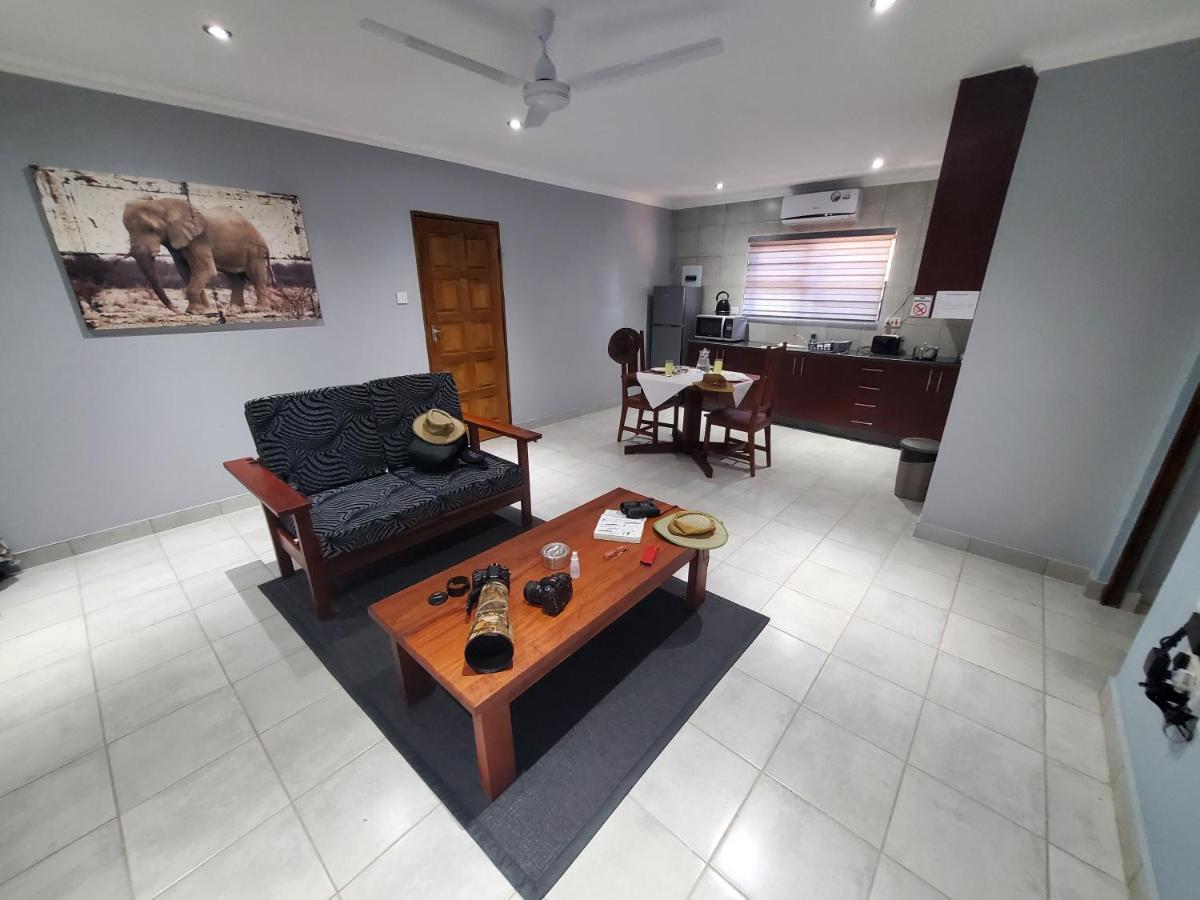 Tlou Safari Lodge Касане Екстериор снимка